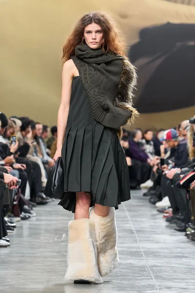Look 3